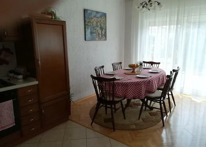 Apartment Ana *
